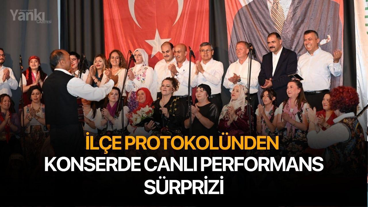 İlçe protokolünden konserde canlı performans sürprizi