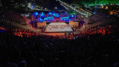 Efes Antik Tiyatro'da "Zorba" sahnelendi