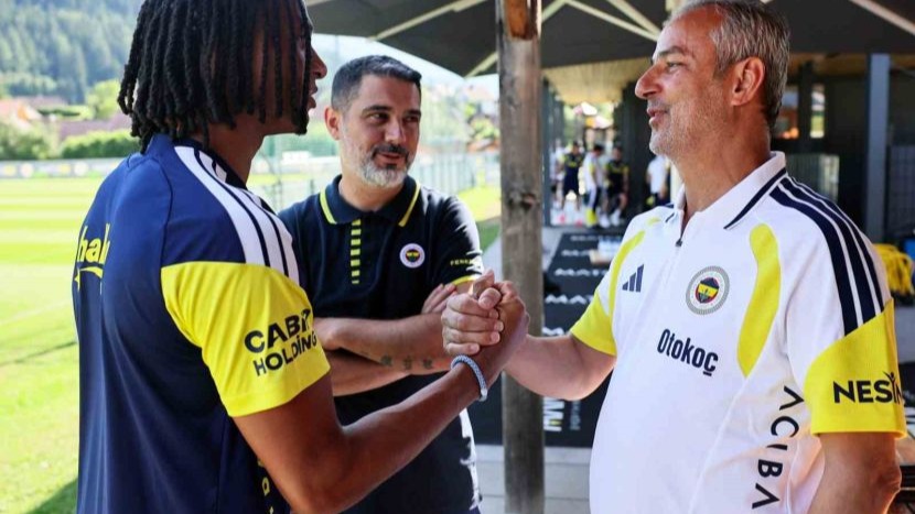 Nathan Ake, kampa katıldı