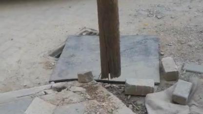 Turgutlu'da Havada Asılı Kalan Elektrik Direğine Müdahale Bekleniyor