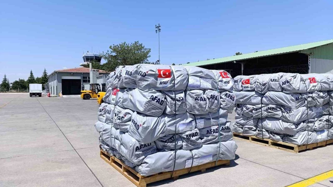 Venezuela’ya 30 ton insani yardım malzemesi götürüldü