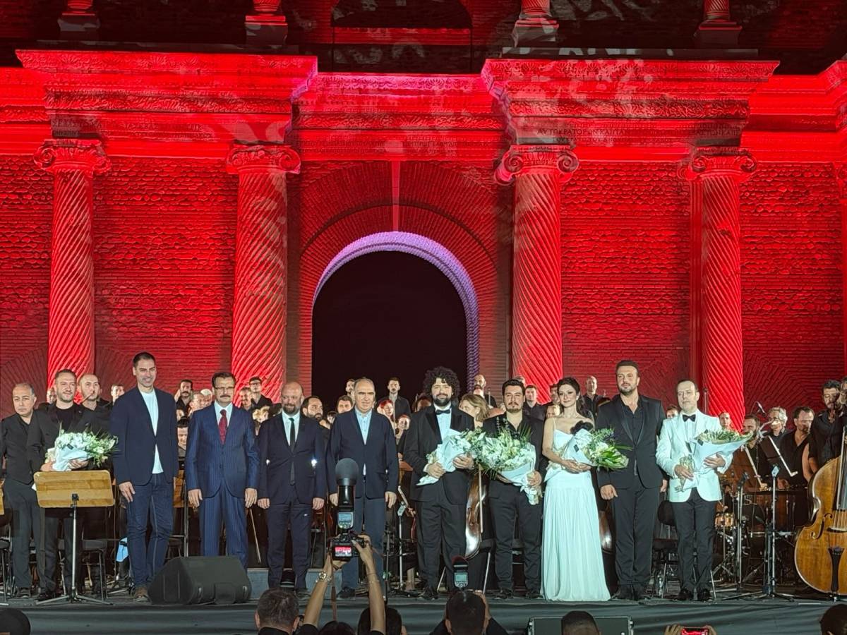 Manisa'da unutulmaz gece: Sardes Antik Kenti'nde 'Carmina Burana' rüzgarı